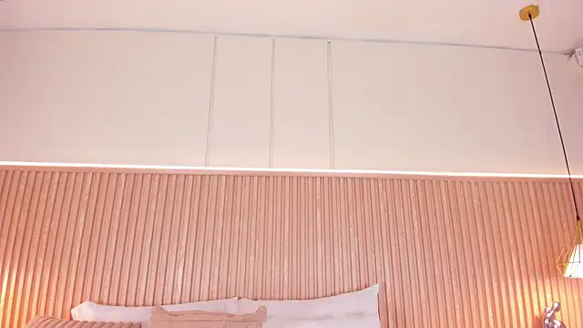 NahimiThompson online show from March 11, 7:42 pm