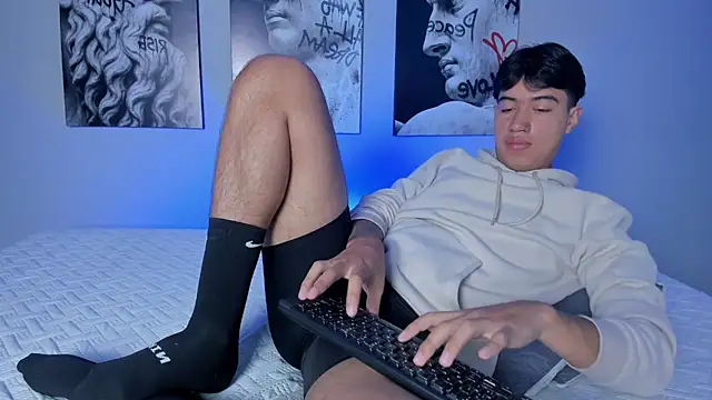 Snapshot of PabloCast_ chatting on November 27, 1:24 pm PabloCast online show from November 27, 1:24 pm