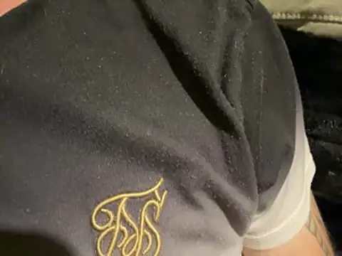 plymouthlad82 online show from March 30, 11:39 pm