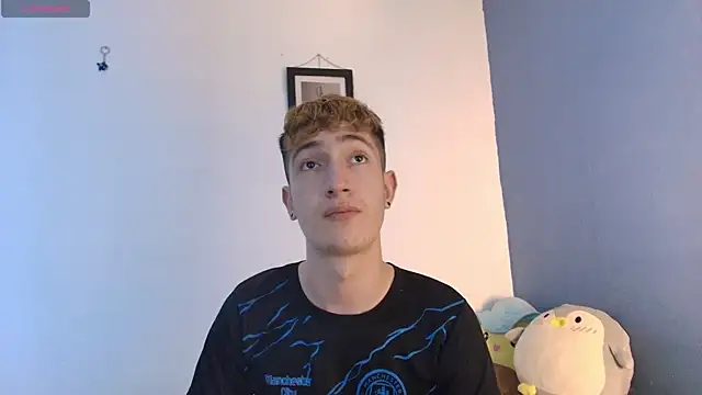 Erick Taylor3 online show from June 14, 9:06 pm
