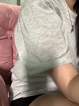 May2k2 online show from April 25, 2:03 am