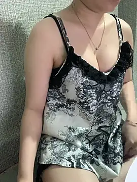 May2k2 online show from June 19, 2:43 pm