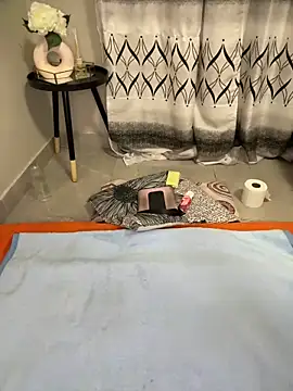 Nicole bash online show from April 18, 8:29 am