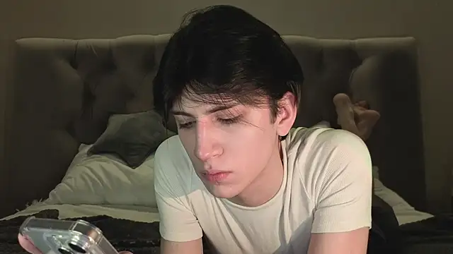 Oliver star boy  online show from February 11, 5:18 pm