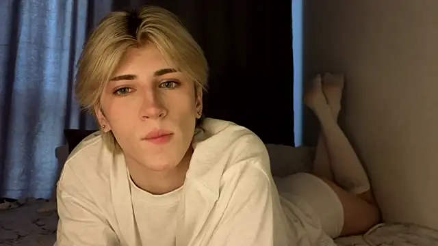 Oliver star boy  online show from June 19, 12:53 pm