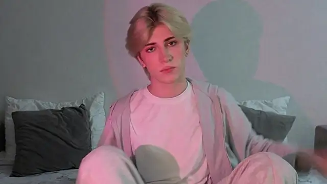 Oliver star boy  online show from June 25, 1:37 pm