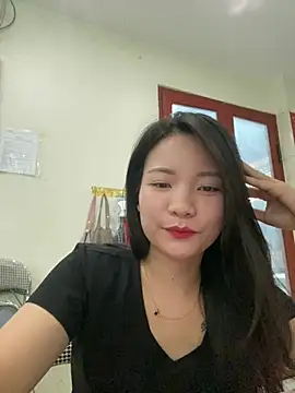 Bee Yellow00 online show from July 22, 4:26 am