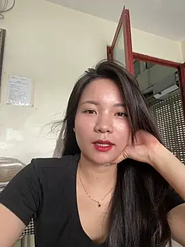 Bee Yellow00 online show from July 25, 2:20 am