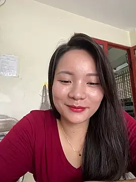 Bee Yellow00 online show from July 29, 1:48 am