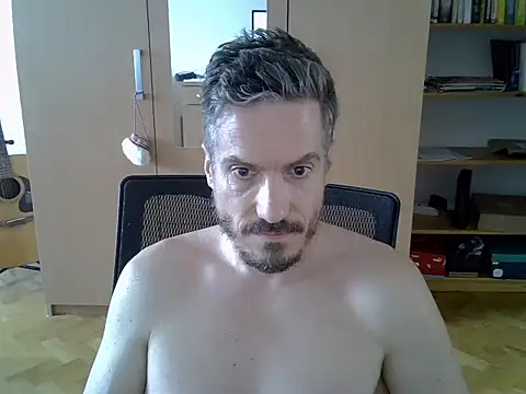 delayclose   online show from June 10, 3:11 pm