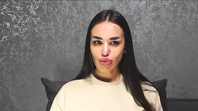 velvetveyraX online show from April 7, 6:30 pm