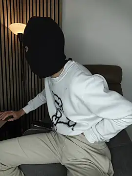 findomhot online show from December 15, 8:46 pm