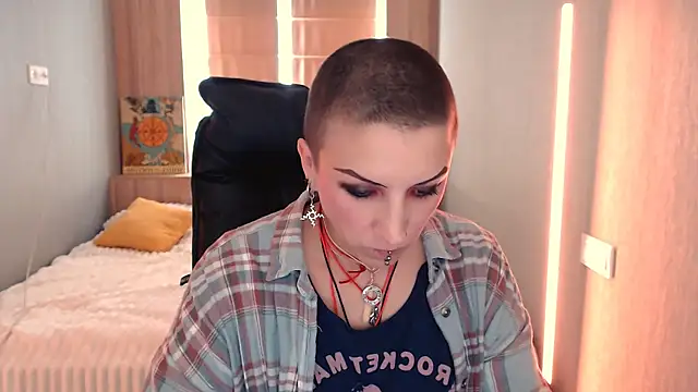 Sweet-n-Strong online show from July 17, 10:55 am