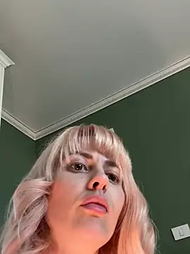 blondegirlx online show from May 8, 3:28 pm