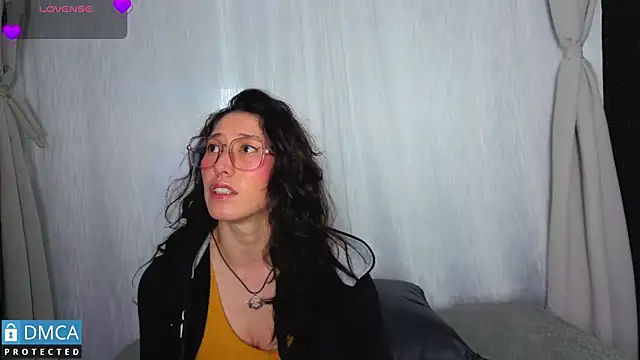 eva delight  online show from February 21, 11:00 am