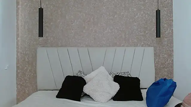 AliceSmity  online show from March 30, 1:34 pm