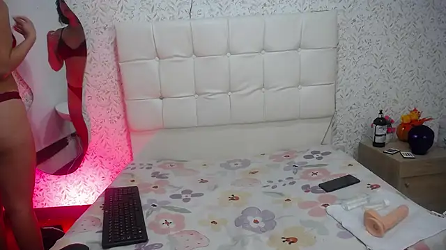 Snapshot of Catleya_x chatting on November 16, 8:03 pm Catleya x online show from November 16, 8:03 pm