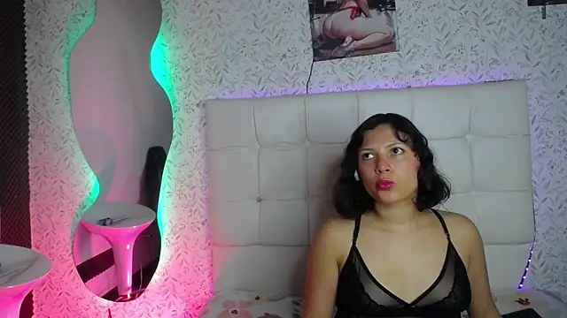 Snapshot of Catleya_x chatting on November 17, 7:52 pm Catleya x online show from November 17, 7:52 pm