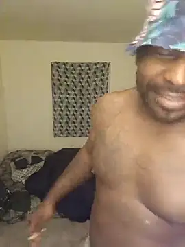 Snapshot of EggplantMonster4 chatting on October 25, 5:04 am EggplantMonster4 online show from October 25, 5:04 am