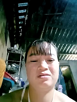 Snapshot of Noelle-e chatting on November 19, 3:28 am Noelle-e online show from November 19, 3:28 am