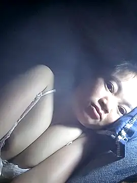 Snapshot of Noelle-e chatting on February 20, 10:43 pm Noelle-e online show from February 20, 10:43 pm