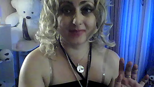 xHot Amazonq online show from August 3, 10:13 pm