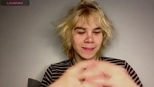 Snapshot of nikolasbucks chatting on March 31, 8:09 pm nikolasbucks online show from March 31, 8:09 pm