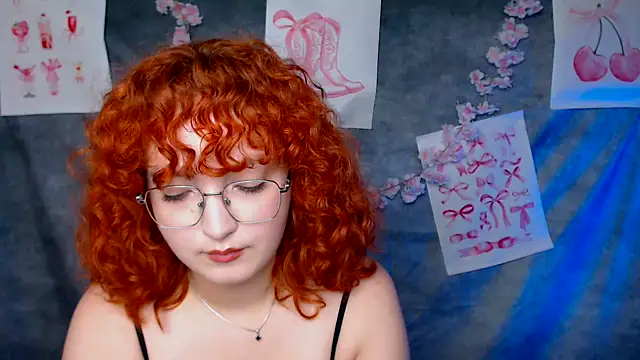 Snapshot of MissAriaa chatting on June 9, 6:52 pm MissAriaa online show from June 9, 6:52 pm