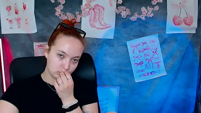 Snapshot of MissAriaa chatting on June 20, 12:19 pm MissAriaa online show from June 20, 12:19 pm