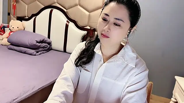 yaoyao22678 online show from April 13, 2:39 am