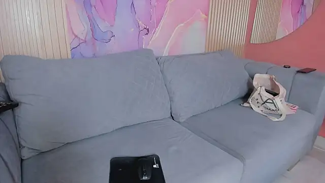 NhoanBrunette online show from December 15, 12:53 pm