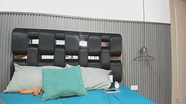 NhoanBrunette online show from January 17, 2:00 pm