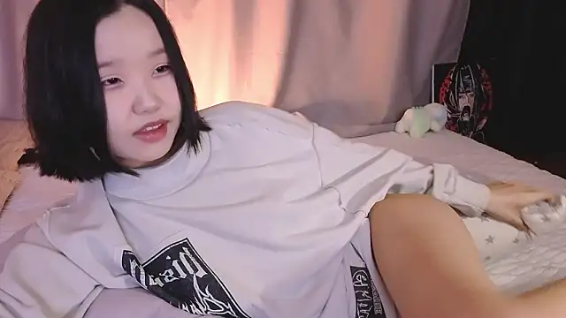 dreamSuaa online show from February 6, 8:51 am