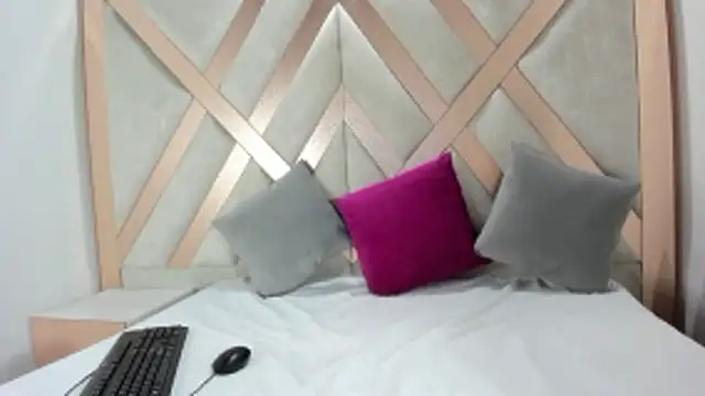 Snapshot of Cassandra_Armani chatting on January 15, 3:00 am Cassandra Armani online show from January 15, 3:00 am