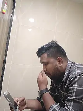 Snapshot of _Ramesh_pj chatting on May 5, 6:32 am Ramesh pj online show from May 5, 6:32 am