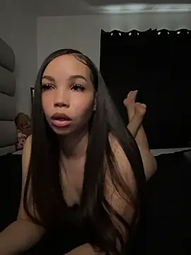 Snapshot of nikkiloveee chatting on July 8, 5:17 pm nikkiloveee online show from July 8, 5:17 pm