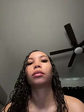 Snapshot of nikkiloveee chatting on July 23, 7:34 pm nikkiloveee online show from July 23, 7:34 pm