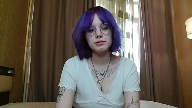 KellePourier online show from May 9, 7:24 am