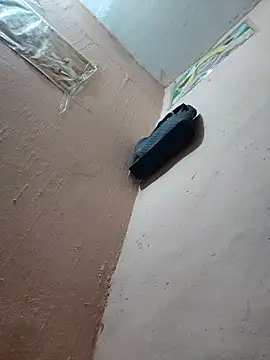 Snapshot of CUTE-GIRL-1 chatting on December 23, 5:38 am CUTE-GIRL-1 online show from December 23, 5:38 am