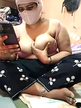 Snapshot of CUTE-GIRL-1 chatting on February 3, 4:23 pm CUTE-GIRL-1 online show from February 3, 4:23 pm