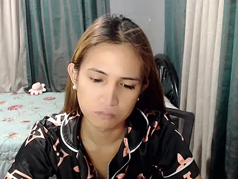 Snapshot of prettysam9 chatting on July 16, 10:10 am prettysam9 online show from July 16, 10:10 am