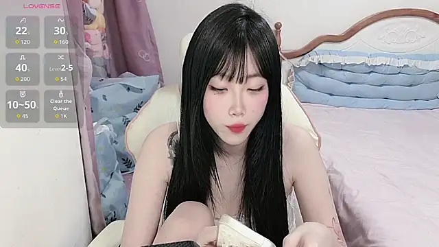 Vivian-88 online show from April 24, 3:31 am