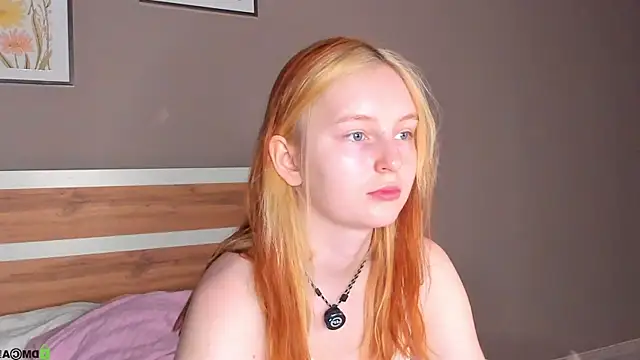 Snapshot of AngelWisee chatting on July 9, 3:10 am AngelWisee online show from July 9, 3:10 am