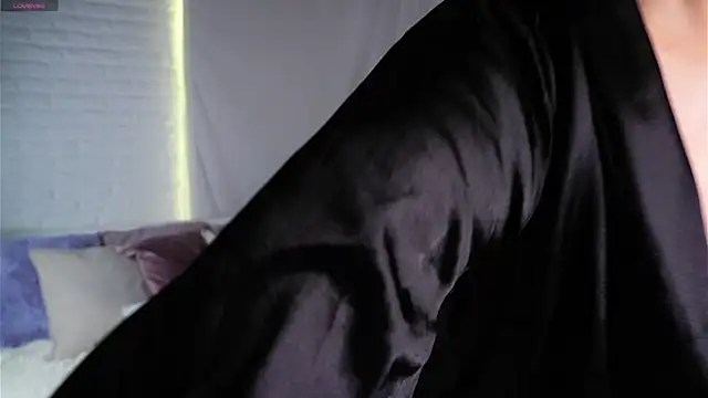 YettaCalabria online show from June 21, 2:19 pm
