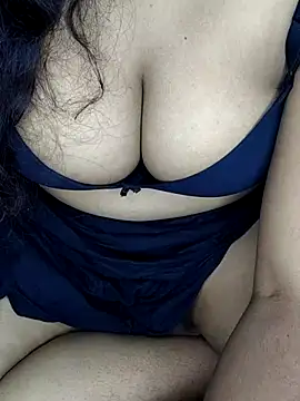 Snapshot of shreyareddy99 chatting on December 22, 5:21 pm shreyareddy99 online show from December 22, 5:21 pm