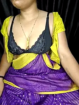 Snapshot of shreyareddy99 chatting on February 4, 12:27 am shreyareddy99 online show from February 4, 12:27 am