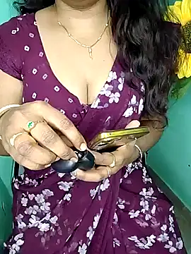 Snapshot of shreyareddy99 chatting on February 4, 4:13 pm shreyareddy99 online show from February 4, 4:13 pm