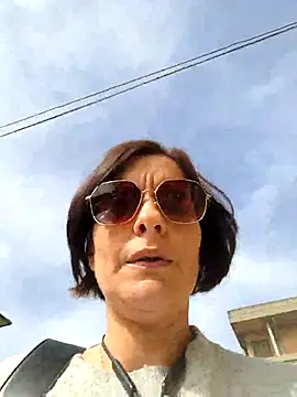 Piediniecollant online show from March 6, 11:06 am