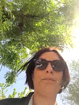 Piediniecollant online show from April 16, 10:27 am