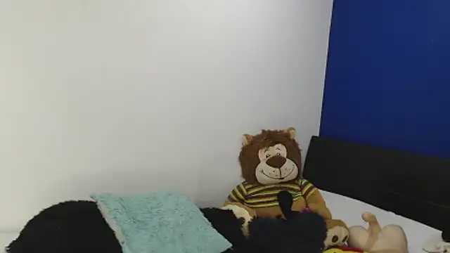 Snapshot of EmmilyConnor chatting on June 11, 2:26 pm EmmilyConnor online show from June 11, 2:26 pm